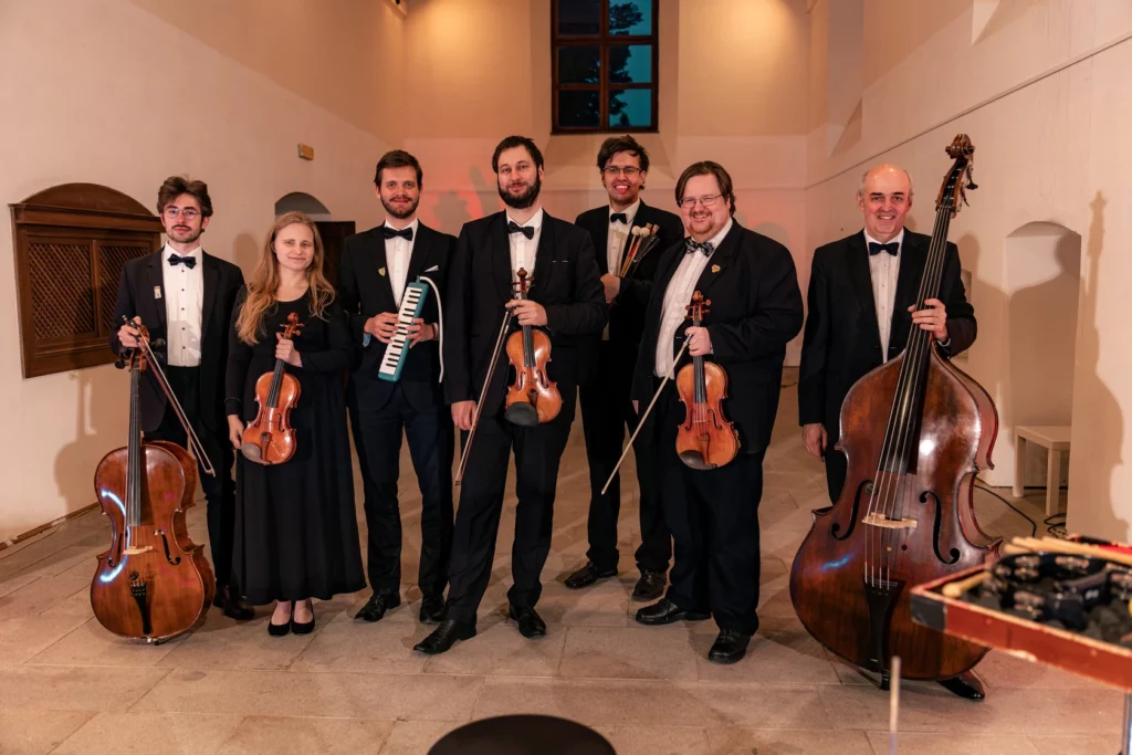PRAŽSKÝ FILMOVÝ ORCHESTR: KONCERT FILMOVÉ HUDBY ### pátek 8. srpna 2025 ve 20:30